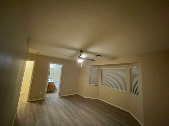 Building Photo - 11546 W Longley Ln