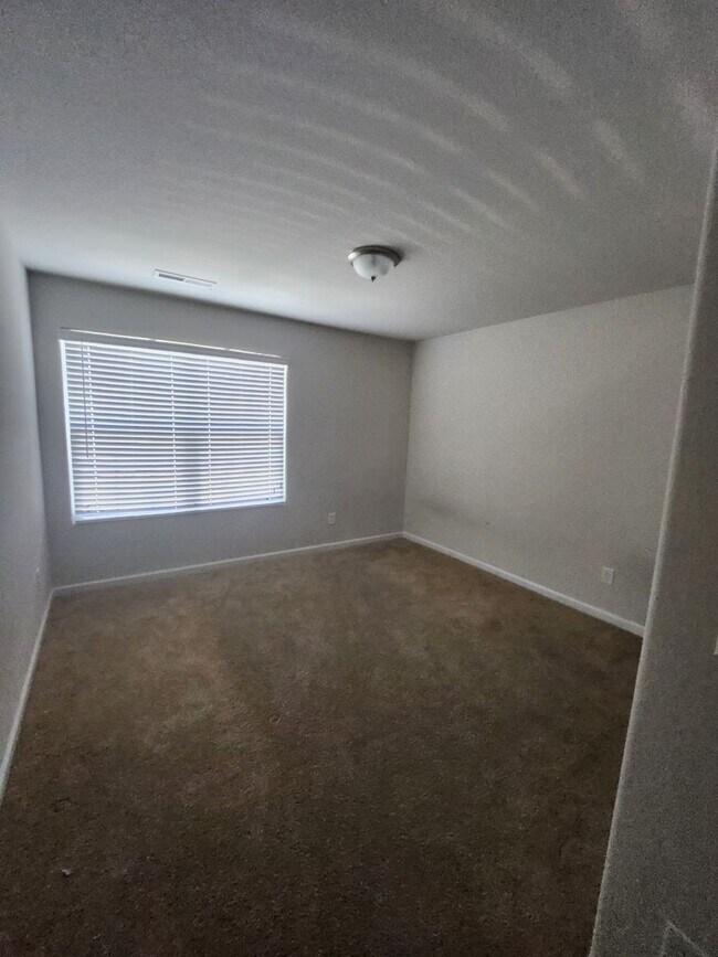 Building Photo - Beautiful End Unit in Paw Creek Village