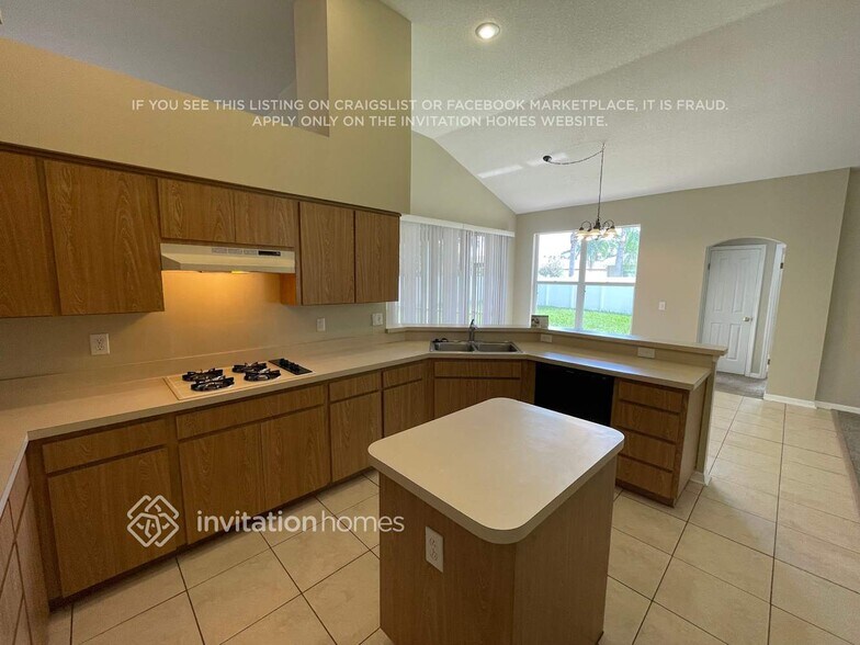 Building Photo - 28416 Openfield Loop