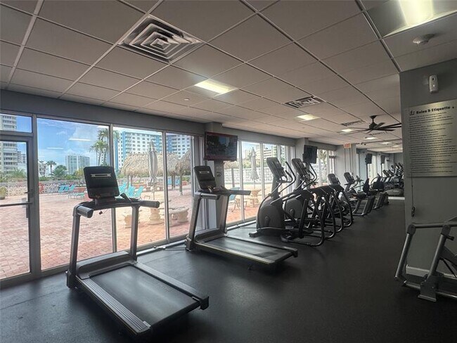 Building Photo - 405 N Ocean Blvd