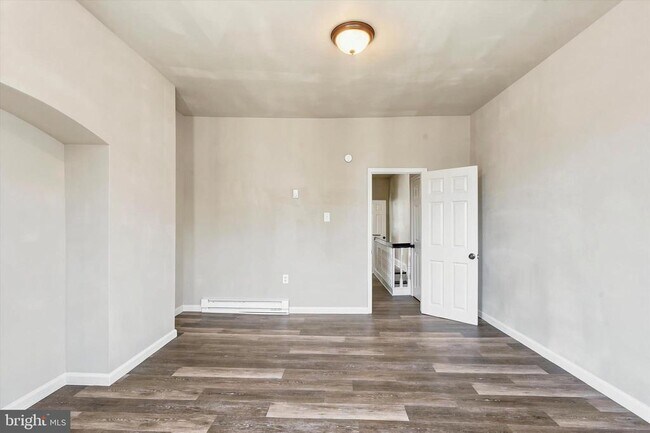 Building Photo - 3114 Custer St