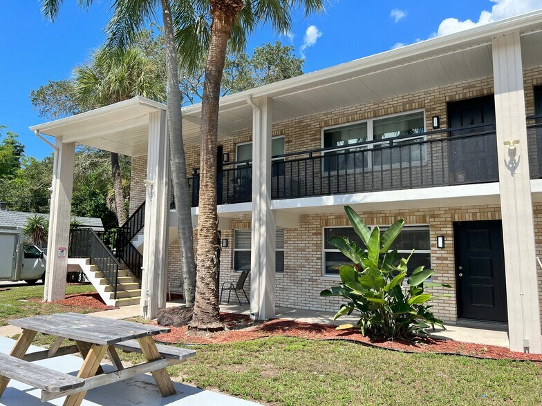 Building Photo - 1 Bed/1 Bath - Unit 207
