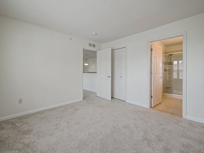 Building Photo - AVAILABLE NOW! Charming 2-Bed Home in the Heart of Wixom