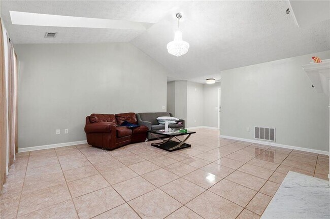 Building Photo - 2833 Loral Pines Dr NW