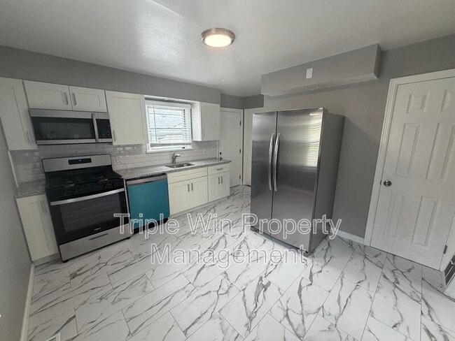 Building Photo - 3349 Marmary Ln