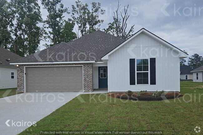 Building Photo - 13799 Pinyon Dr