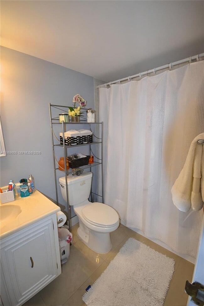 Building Photo - 800 Parkview Dr