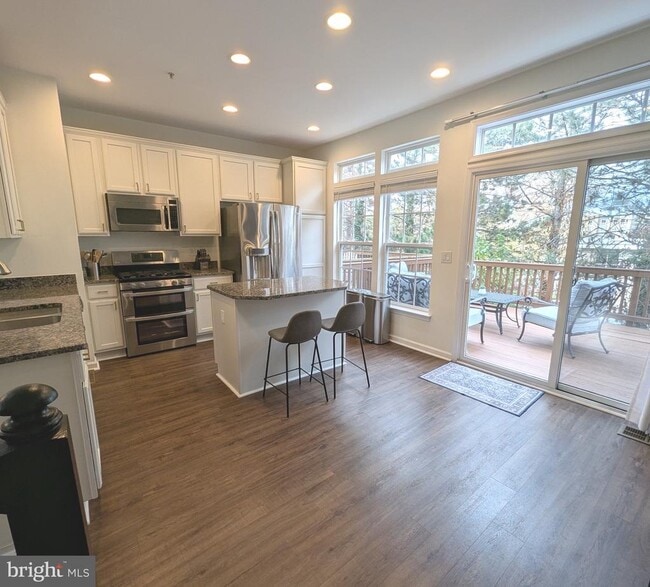 Building Photo - 2922 Huntington Grove Square