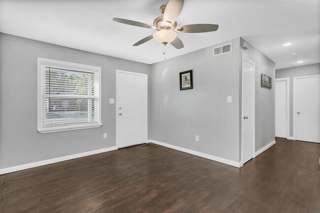 Building Photo - 3262 Kristen Dr