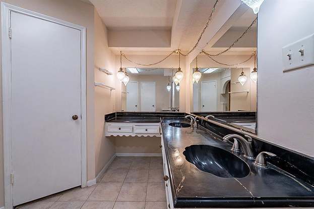 Building Photo - 15111 Gladebrook Dr