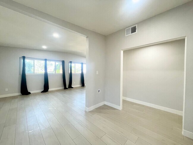 Building Photo - 66572 Cahuilla Ave