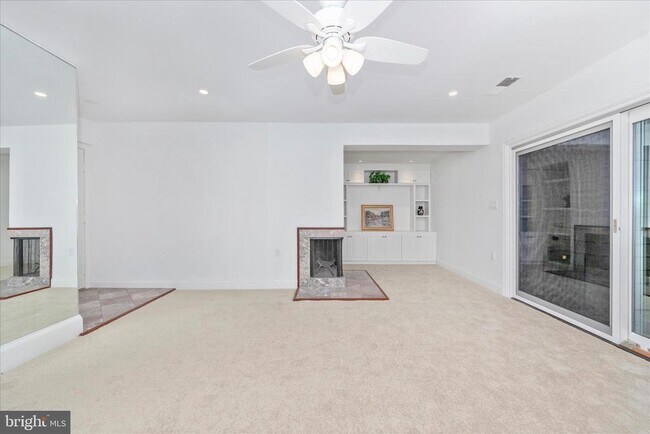 Building Photo - 5 President Point Dr