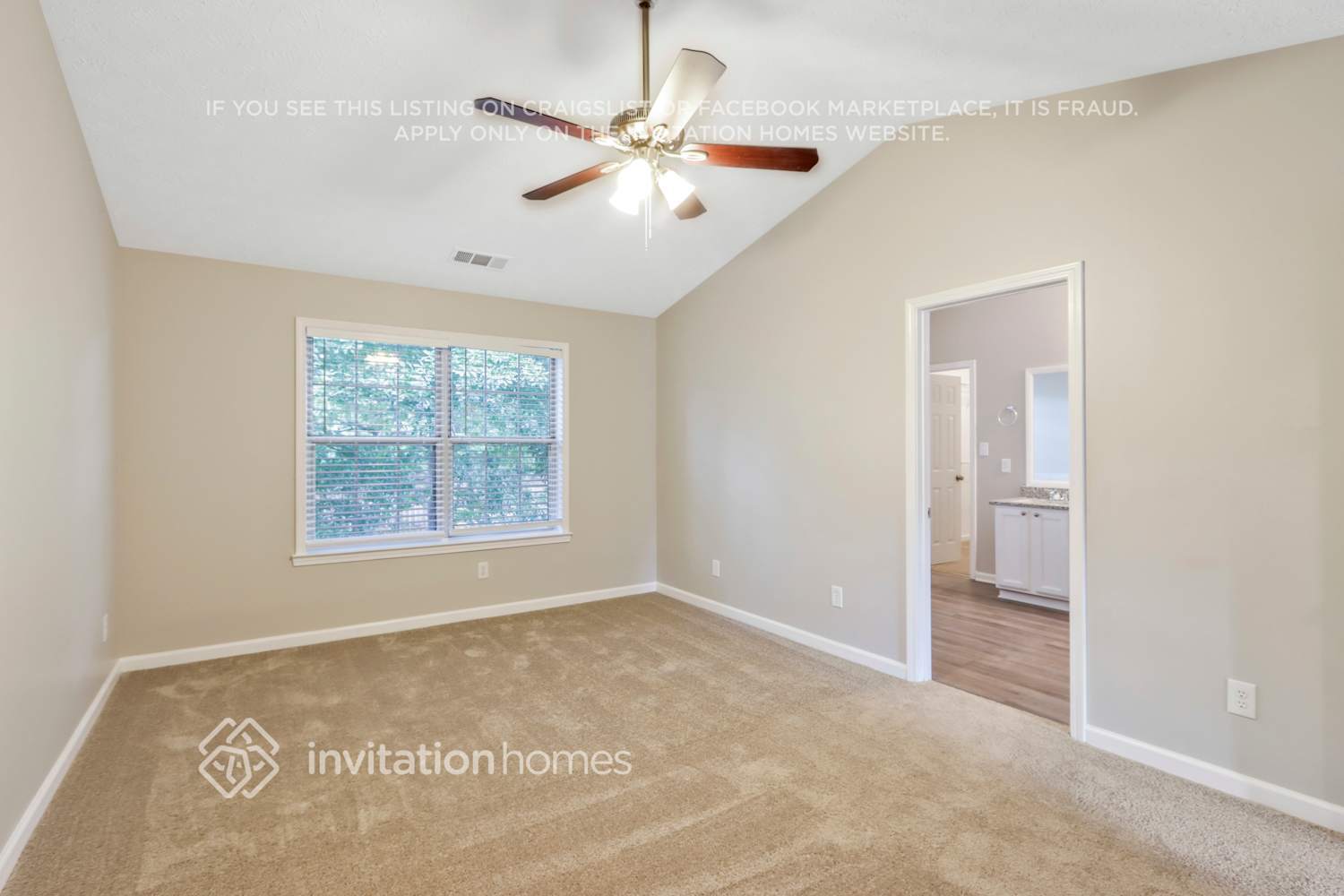 Building Photo - 1915 Stoneoak Cir