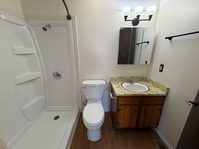 Building Photo - 2310 Blackthorn Dr