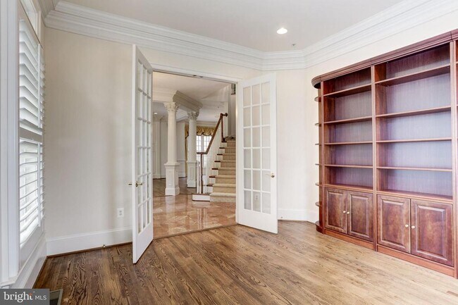 Building Photo - 7233 Addington Dr