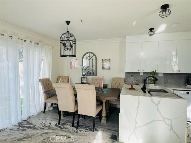 Building Photo - 20871 Heatherview