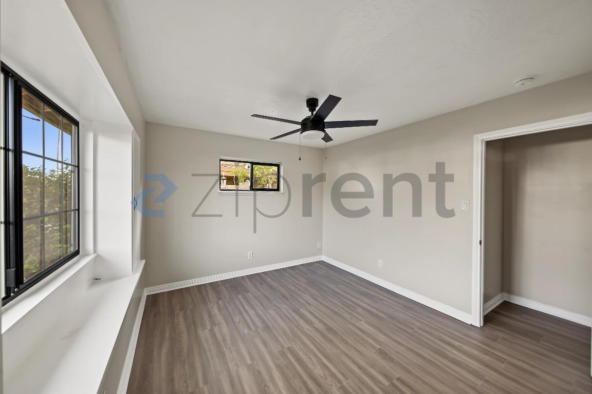 Building Photo - Unit 1