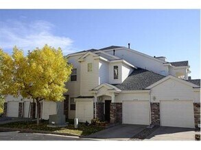 Building Photo - 2 bedroom 2 bathroom in Turtle Creek