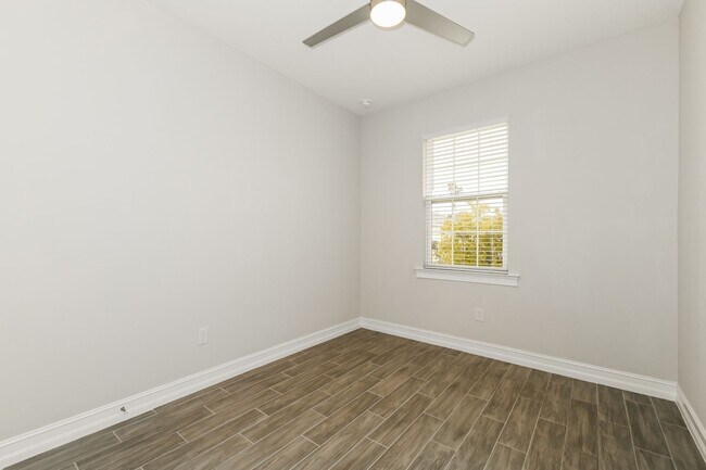 Building Photo - Annual Unfurnished Rental – 3 Bedroom Home in gated community South Naples