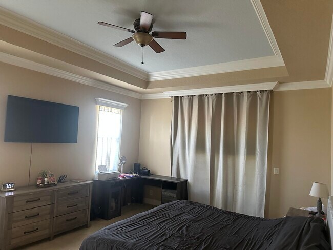 Building Photo - 2347 SW Kent Cir