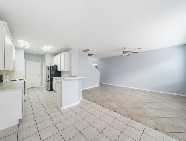 Building Photo - 16530 Cairngrove Ln