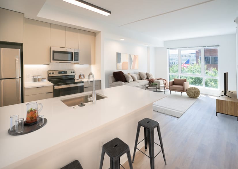 Open Floorplan - 202 Queen