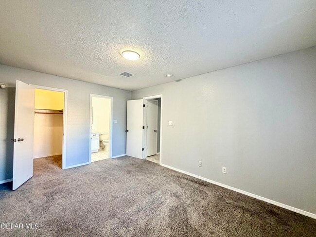 Building Photo - 1808 Loanda Ln