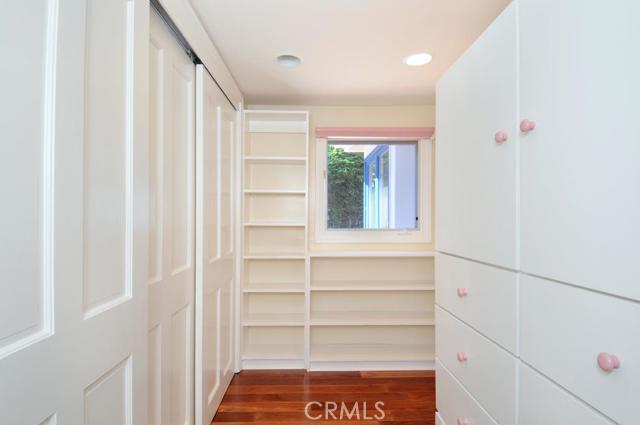 Building Photo - 345 Palos Verdes Dr W