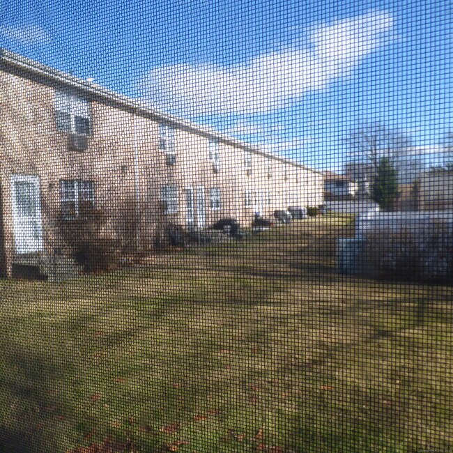 Building Photo - 62 Lindstrom Rd