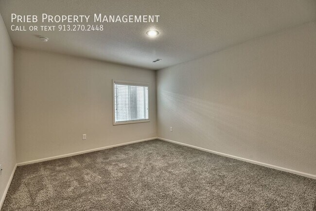 Building Photo - Reserve Townhome - Available June 9th