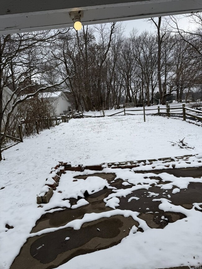 Building Photo - 1930 S River Rd