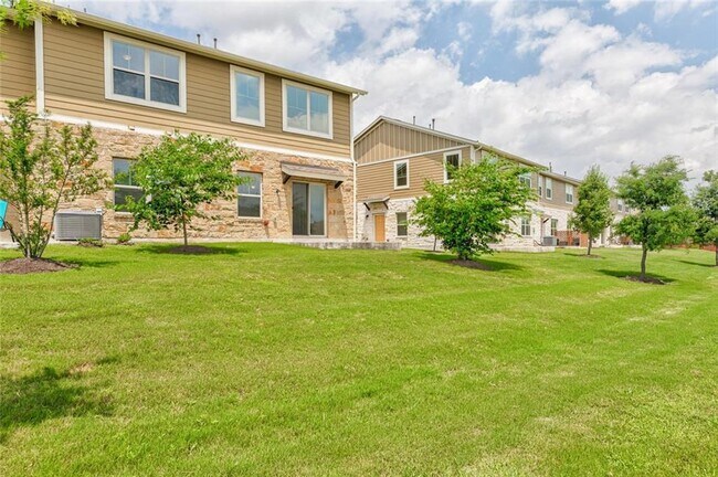 Building Photo - 1620 Bryant Dr