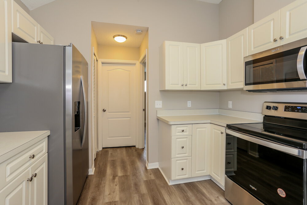 Building Photo - 213 Park Ave