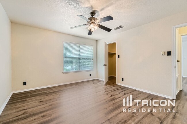 Building Photo - 124 Angus Way