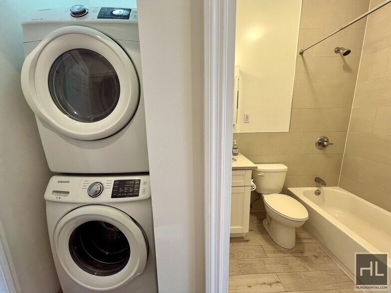 Building Photo - 3BR 2.5BA Garden Level Duplex in Bedstuy T...