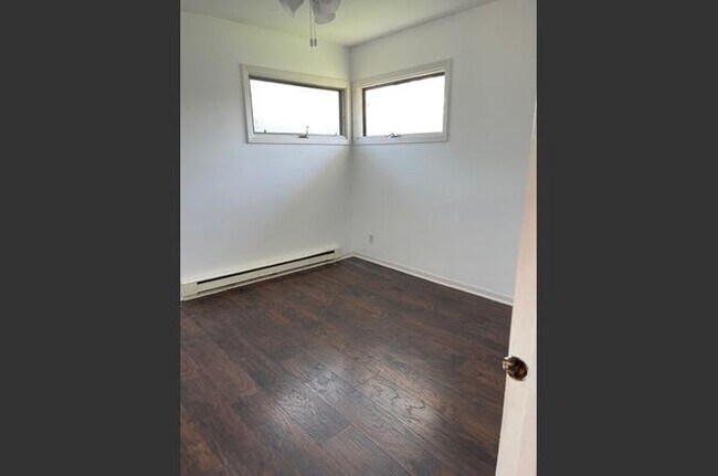 Building Photo - 14549 Archer Ave