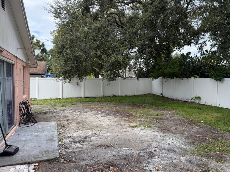 Building Photo - 10203 Carriage Glen Ct