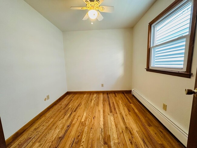 Building Photo - 126 W 25th St