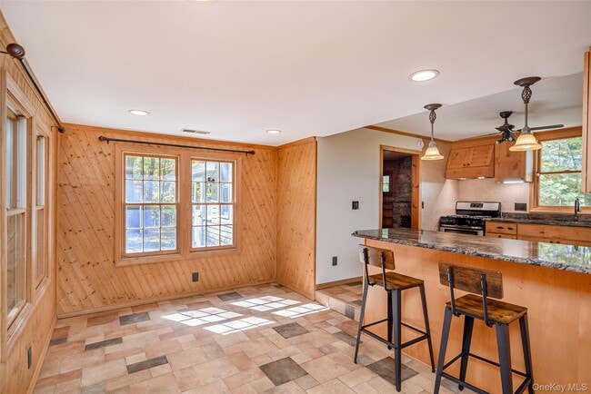 Building Photo - 107 Meads Farm Rd
