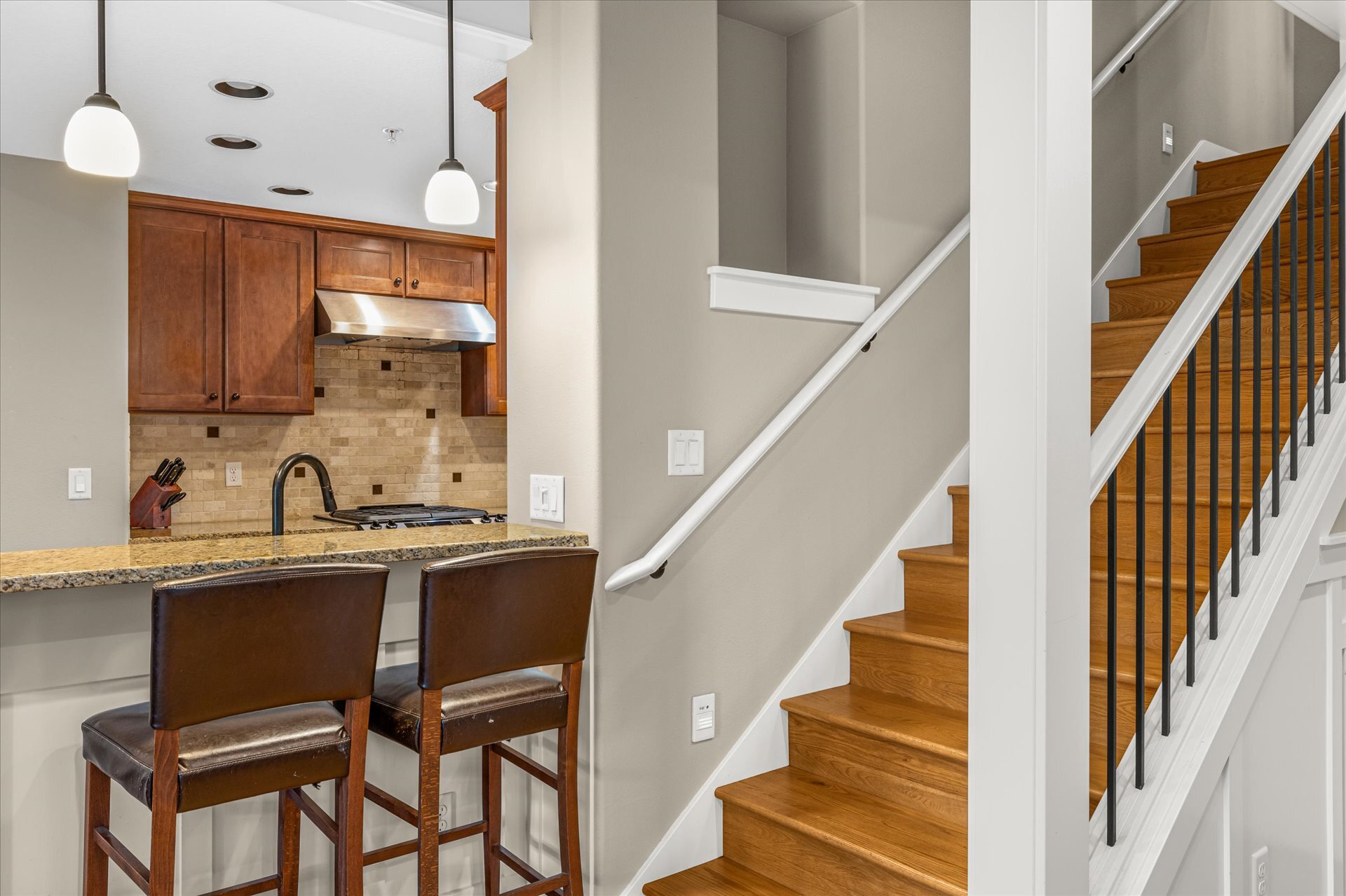 Building Photo - 3640 SW Baird St