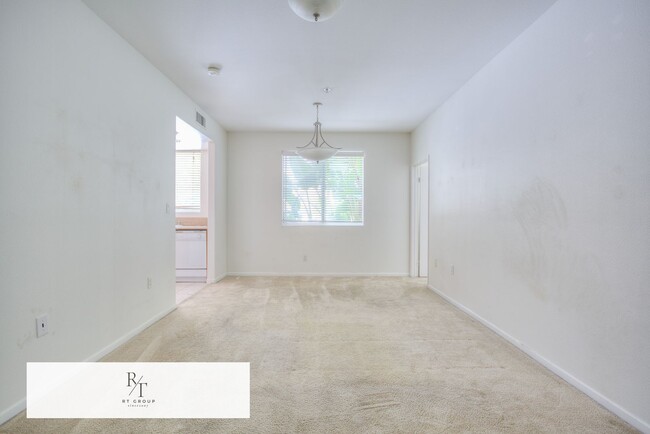 Building Photo - Luxurious Modern Condo in Alhambra