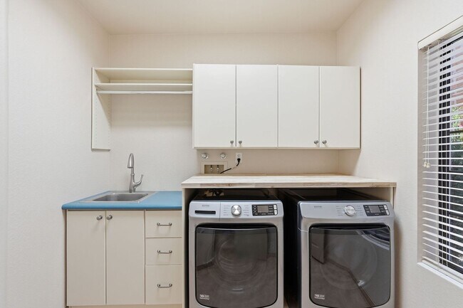 Building Photo - Pending/ Rented - Refined Desert Living in the Catalina Foothills