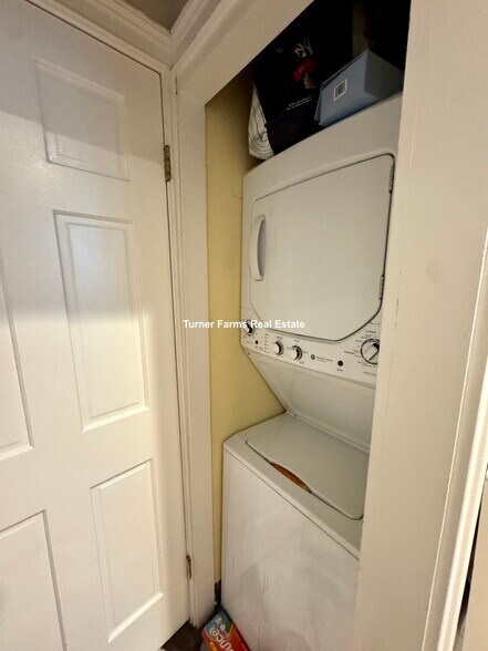 Building Photo - 719 Parker St