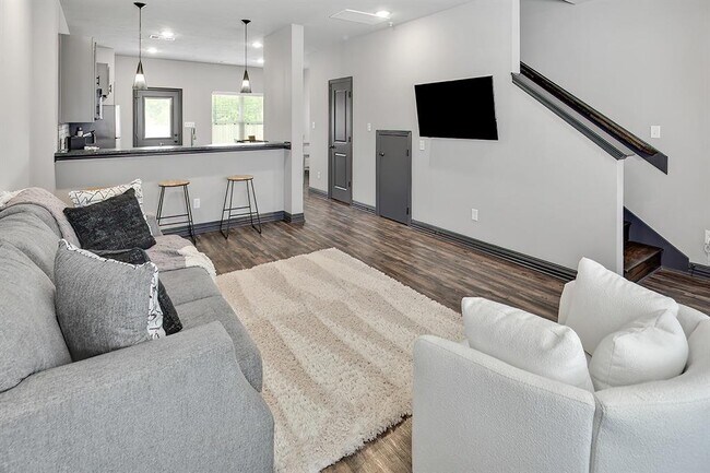 Building Photo - 1451 Associates Ave