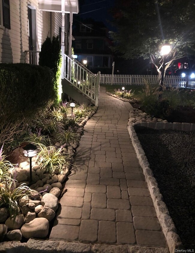 Building Photo - 196 Depew Ave