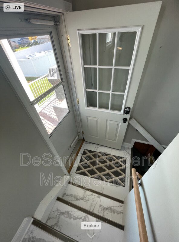 Building Photo - 811 California Ave