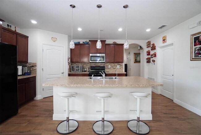 Building Photo - 1588 Diamond Loop Dr