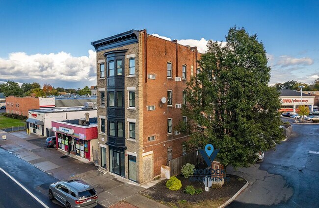 Building Photo - 1252 Main St
