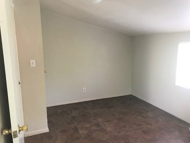 Part of 1st bedroom - 338 La Manda Blvd