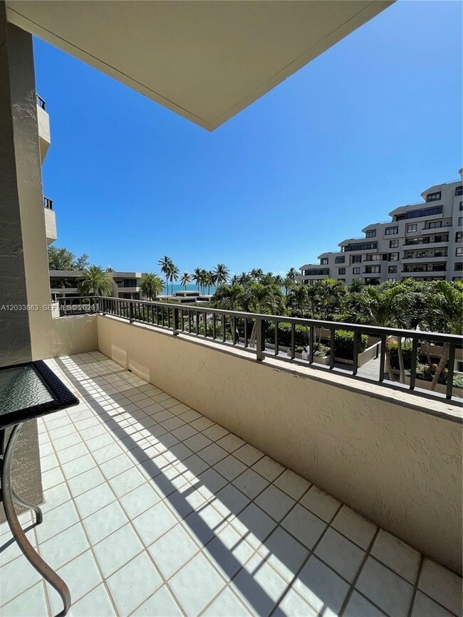 Building Photo - 251 Crandon Blvd